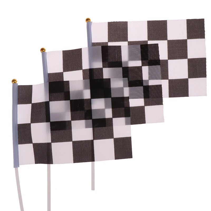 10 schwarz-weiße quadratische Rennflaggen 